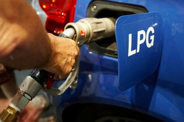 Araç sahiplerine müjde geldi. Akaryakıt ürünlerinden LPG’ye bu gece yarısından