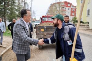 Nevşehir Belediye Başkanı Dr. Mehmet Savran, belediye ekiplerinin gerçekleştirdiği altyapı