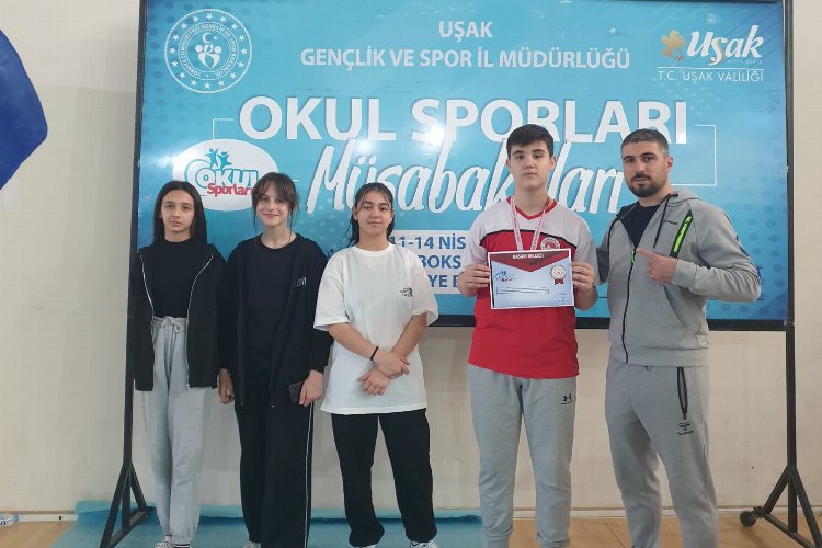 Bilecik’in Pazaryeri ilçesindeki sporcular Uşak’ta 11-14 Nisan’da düzenlenen Türkiye Yıldızlar