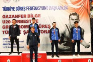 Sakarya Büyükşehir Belediyesi güreş sporcuları, U20 Grekoromen Türkiye Şampiyonası’nda çeşitli