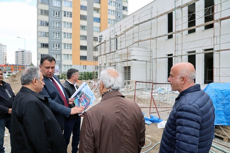 Mülkiyeti Talas Belediyesi’ne ait arsa üzerine hayırsever Mehmet Karamercan tarafından