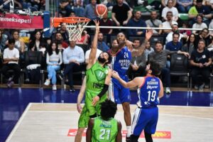 TOFAŞ Basketbol Takımı, 26. haftasında sahasında Anadolu Efes’i 66-63 mağlup