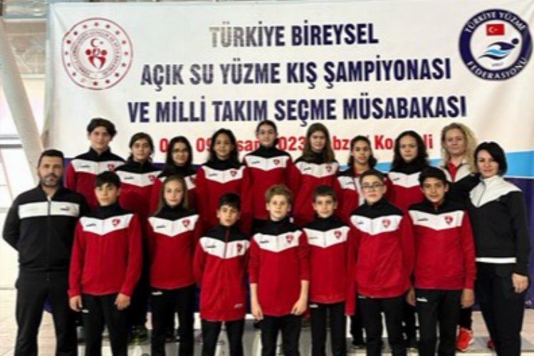 Denizli Büyükşehir Belediyespor Yüzme Takımı, Kocaeli’de düzenlenen Türkiye Bireysel Açık