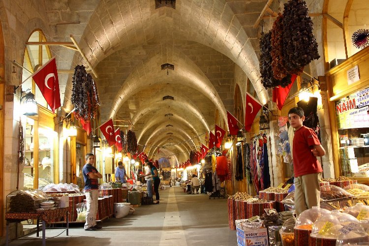 Gaziantep Büyükşehir Belediye Başkanı Fatma Şahin, depremde aldığı hasar nedeniyle