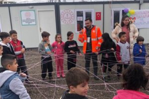 Millî Eğitim Bakanlığı’nca, depremin yaşandığı illerde öğrenci ve velilerin sosyal