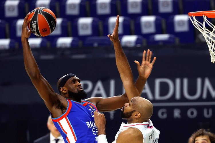 Anadolu Efes’in oyuncusu Chris Singleton’ın göğüs ağrısı sonrası anjiyografisi temiz