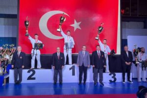 Yıldırım Belediyesi sporcuları Polanya’nın Wroclav Şehrinde düzenlenen 36. Avrupa Kyokushin