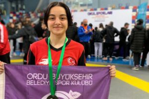 Ordu Büyükşehir Belediye Spor Kulübü sporcusu Ebrar Çelenk, Okul Sporları