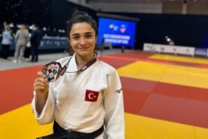 Bursa’da Osmangazi Belediyespor Judo Takımı sporcularından Melisa Çakmaklı Arslan, Bosna