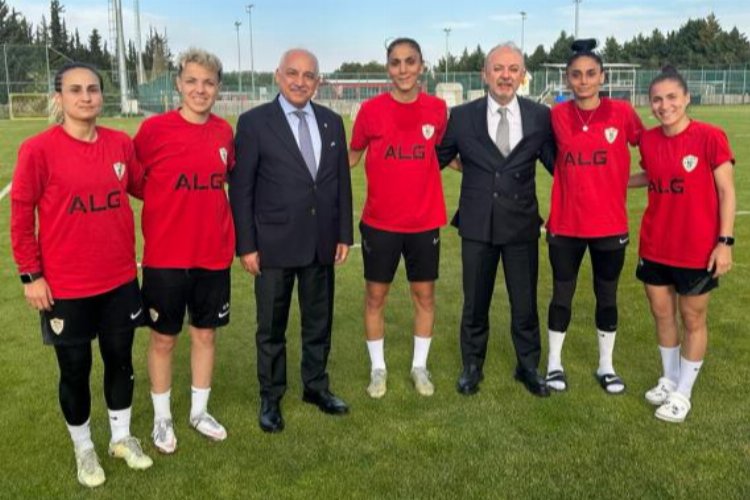 Türkiye Futbol Federasyonu Başkanı Mehmet Büyükekşi ve İcra Kurulu Üyesi