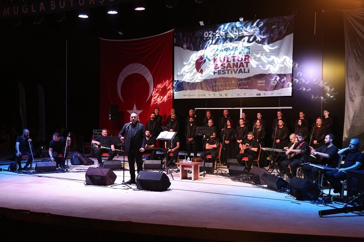 Marmaris’te devam etmekte olan Uluslararası Kültür ve Sanat Festivali’nde bu