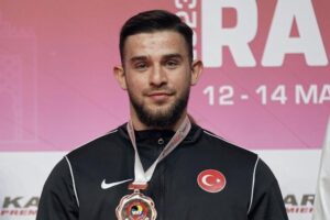 Sakarya Büyükşehir Belediyesi karate sporcusu Fatih Şen, bu kez de