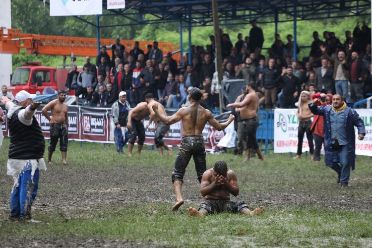 Sakarya Büyükşehir Belediyesi güreş sporcuları, bu yıl 58.’si düzenlenen Akbalık