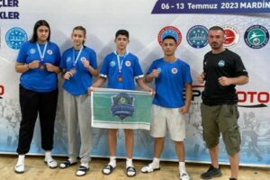 Çayırova Belediyesi Eğitim Spor Kulübü (ÇESK) sporcuları, Türkiye Kick Boks