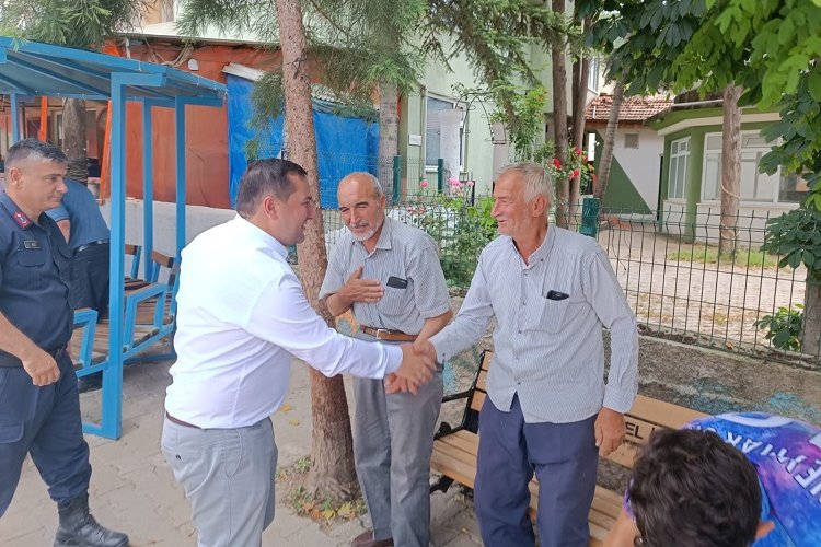 Bilecik’in Pazaryeri Kaymakamı Ferhat Altay, ilçeye bağlı Karaköy köyünde onarımı