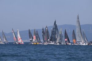 Türkiye’de yelken sporunun simgelerinden biri haline gelen TAYK-Eker Olympos Regatta