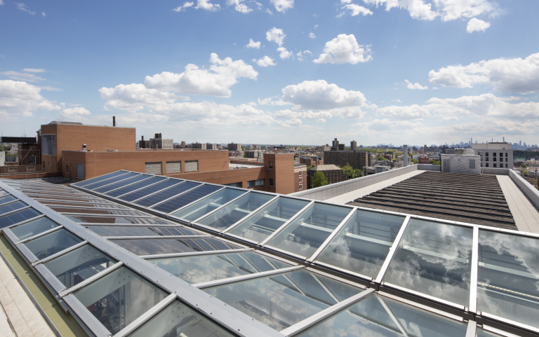 Günümüz modern mimari tasarımlarının vazgeçilmezi haline gelen skylight sistemler, yapılarda