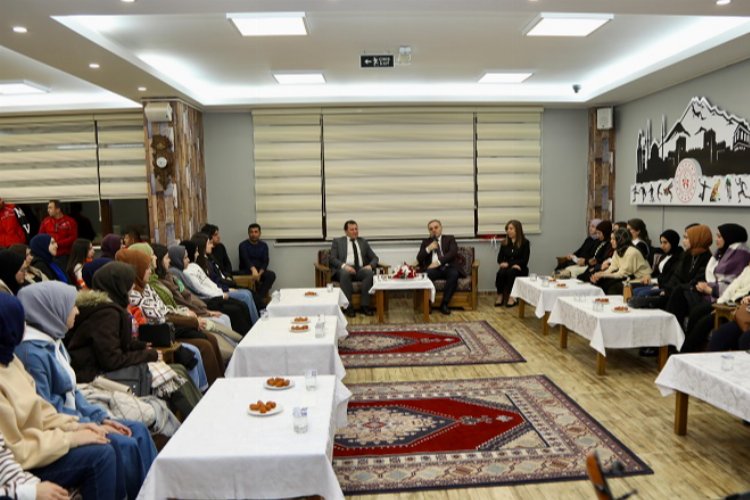 Erciyes Üniversitesi (ERÜ) Rektörü Prof. Dr. Fatih Altun, Gençlik ve