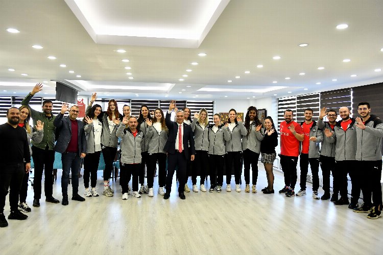 Antalya’yı dünya kadın voleybolunun en iyi liglerinden Sultanlar Ligi’nde temsil