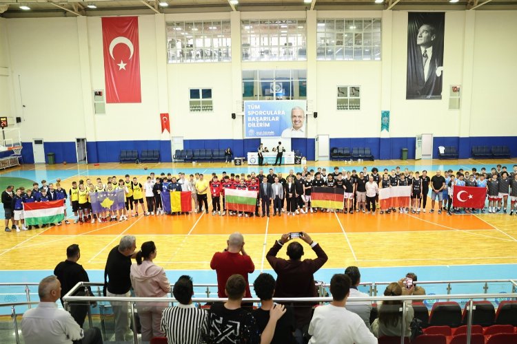 Nilüfer 22’nci Uluslararası Spor Şenlikleri, Nilüfer’in kardeş kentlerinden gelen  U16