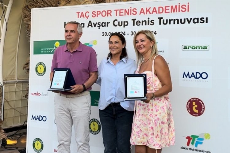 ‘Hülya Avşar Cup T200 Master Tenis Turnuvası’nın ödül töreni 30