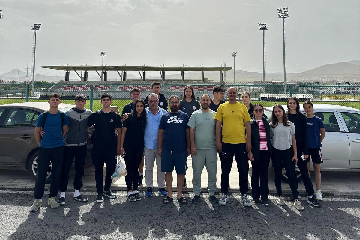 İzmir’de düzenlenen atletizm elemelerine takım olarak katılan Büyükşehir’in yıldız sporcuları