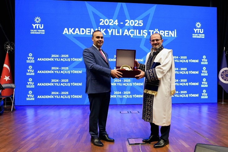 Yıldız Teknik Üniversitesi’nin 2024-2025 Akademik Yılı Açılış Törenine katılan Sanayi