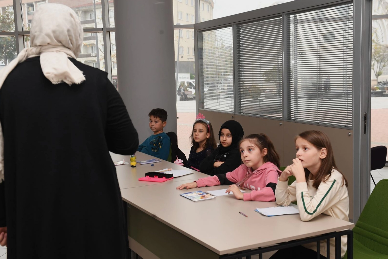 Bursa’da Osmangazi Belediyesi, düzenlediği “Kadın Olmak İletişimin Gücü” söyleşileriyle kadınların