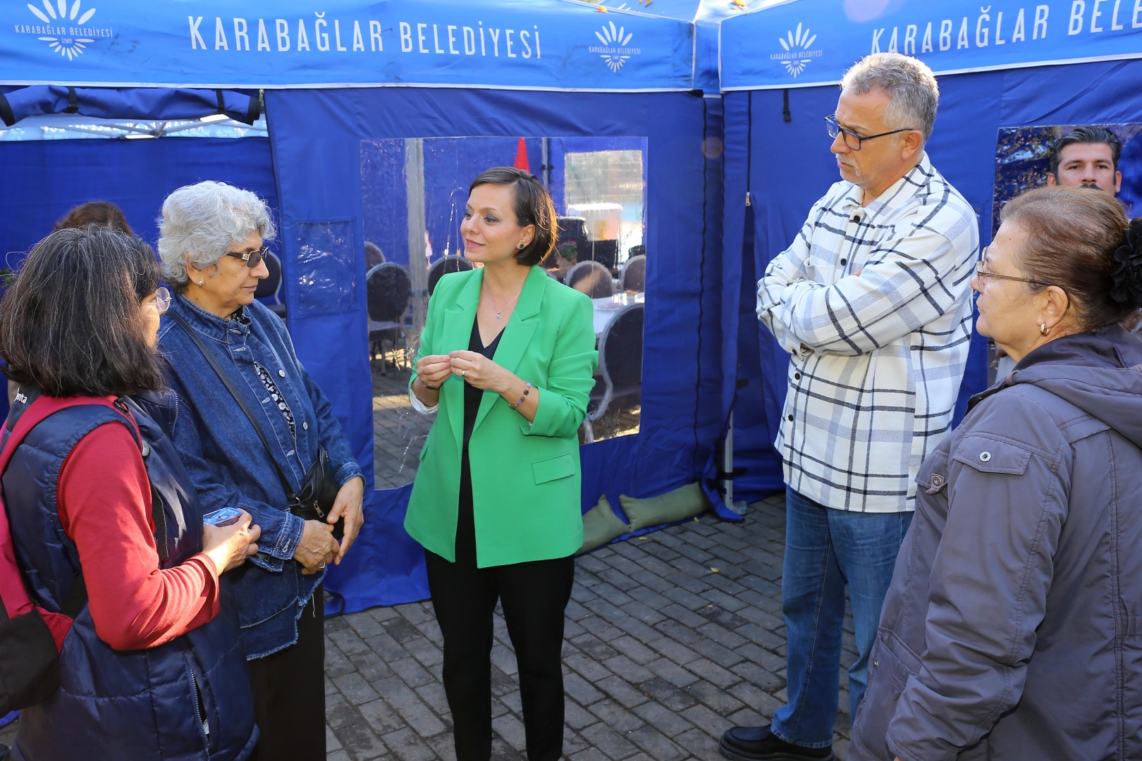 İzmir Karabağlar Belediyesi, hizmetlerini mahallelere taşımak ve vatandaşlarla daha yakın