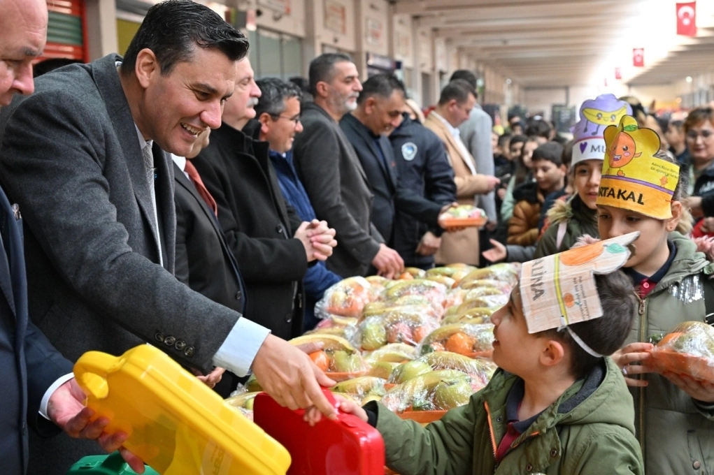 Manisa Büyükşehir Belediyesi’nin organizasyonuyla gerçekleşen etkinlikte yerli ürünlerin önemi vurgulandığı