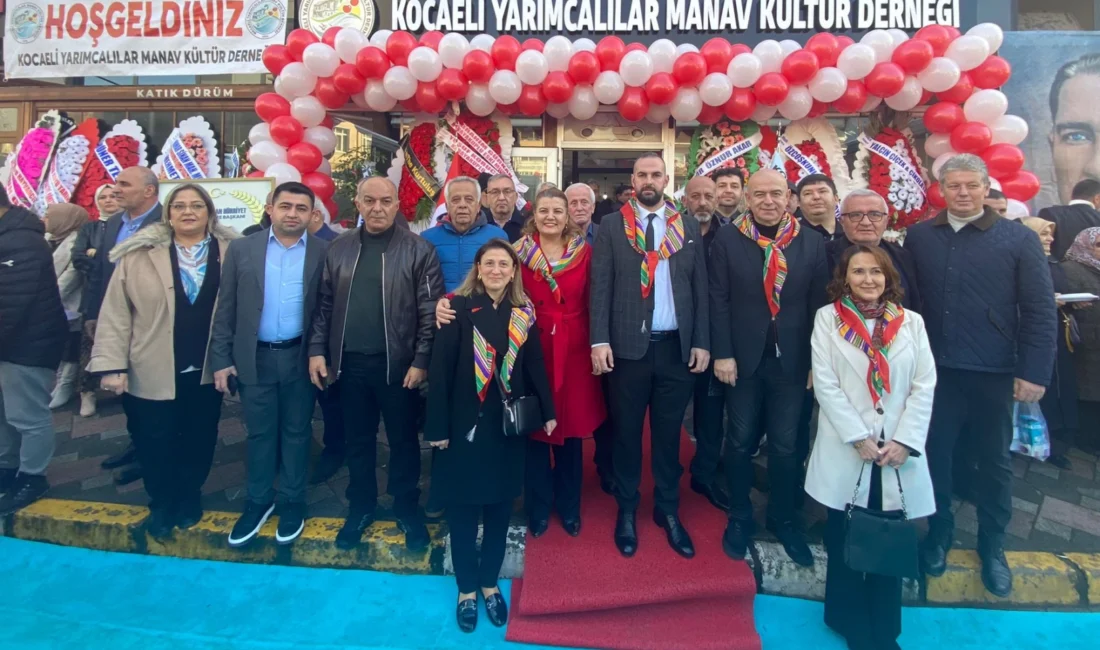 Kocaeli Yarımcalılar Manav Kültür Derneği açılışına katılan İzmit Belediye Başkanı