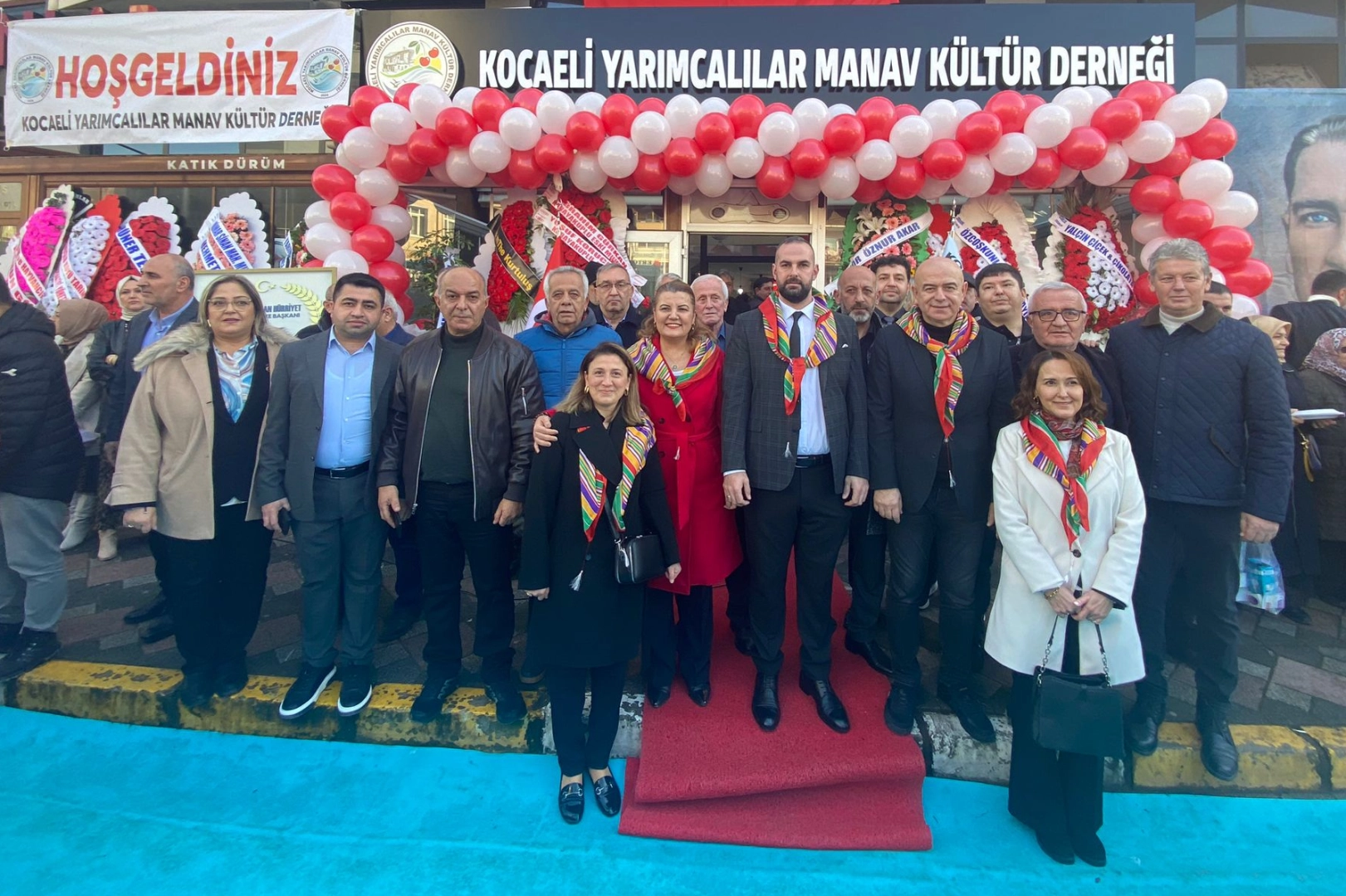 Kocaeli Yarımcalılar Manav Kültür Derneği açılışına katılan İzmit Belediye Başkanı