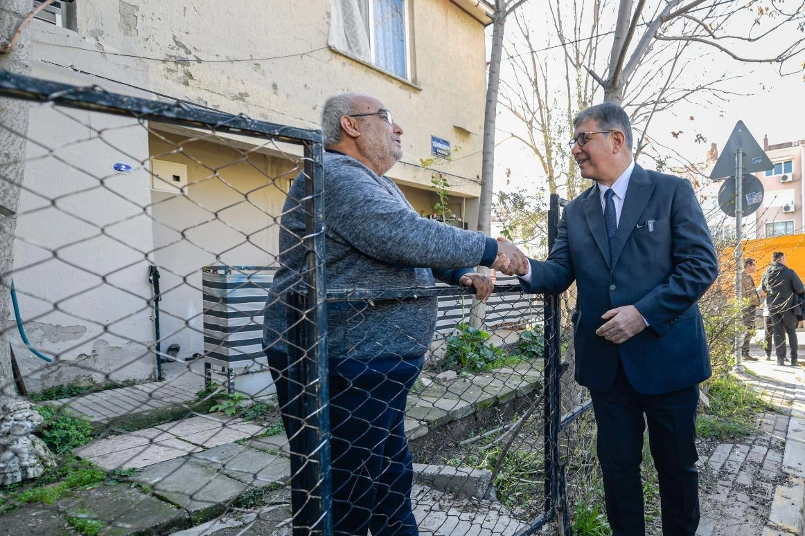 İzmir Büyükşehir Belediye Başkanı Dr. Cemil Tugay, Buca’da sahaya inerek