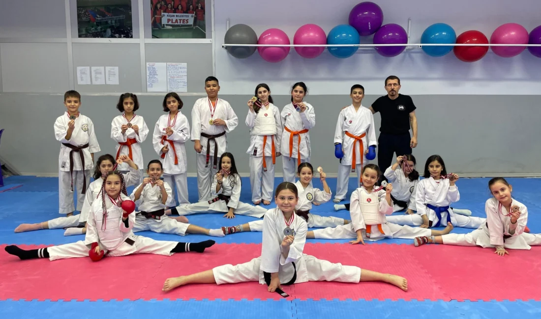 İstanbul’da yapılan, Tüm Yaş Grupları Özel Kulüplerarası Açık Siklet Karate