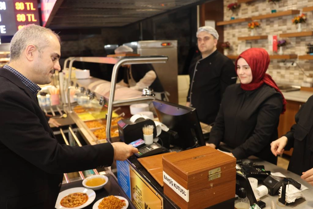 Kocaeli Çayırova Belediyesi’nin yakın zamanda başlattığı Şelale Park Sosyal Tesisleri’ndeki