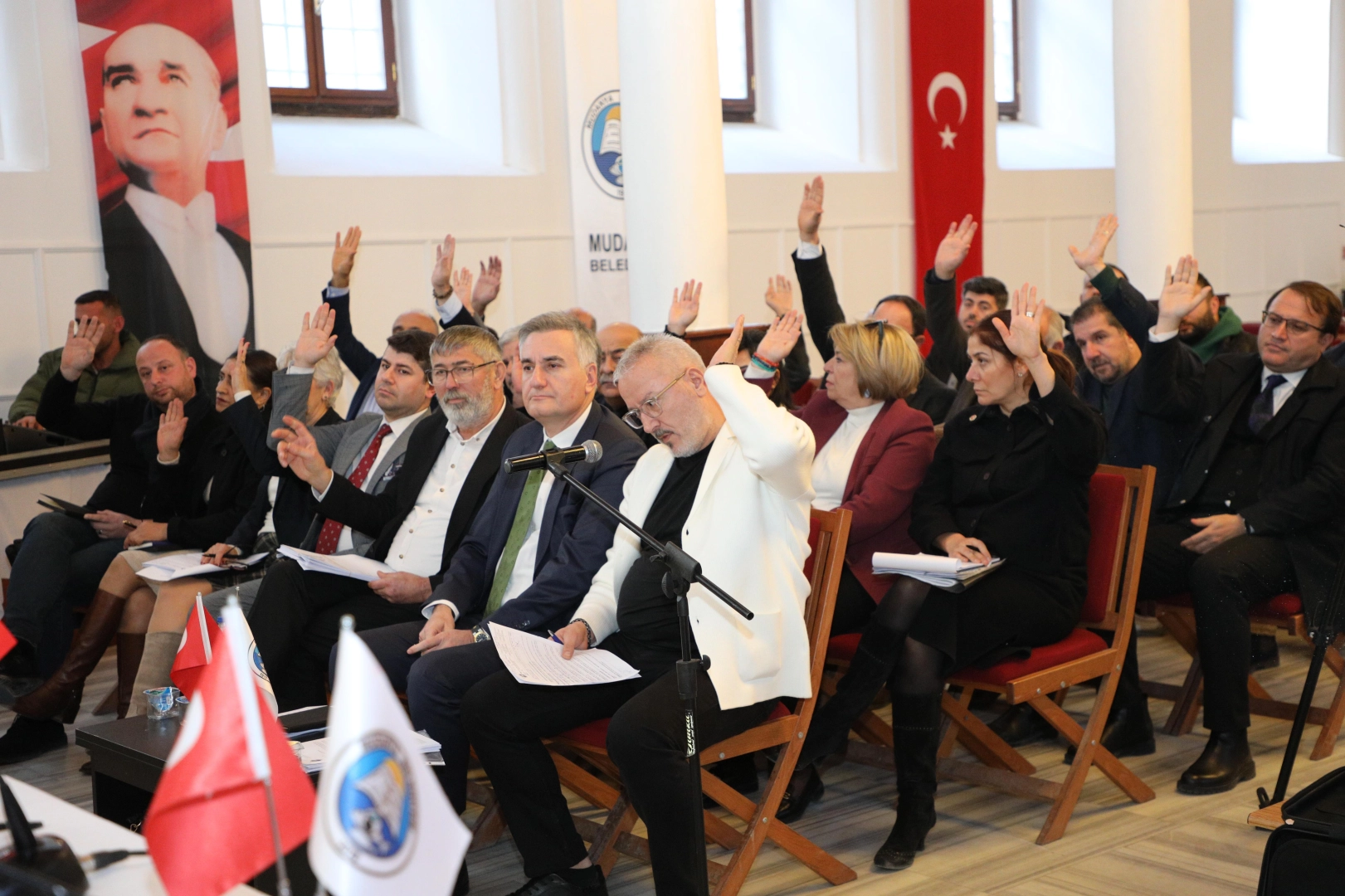 Bursa’nın Mudanya ilçesinde yılın ilk toplantısını yapan Mudanya Belediyesi Meclisi,