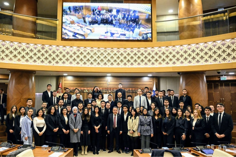 Antalya Büyükşehir Belediye Başkanı Muhittin Böcek, Antalya Gençlik Meclisi toplantısında