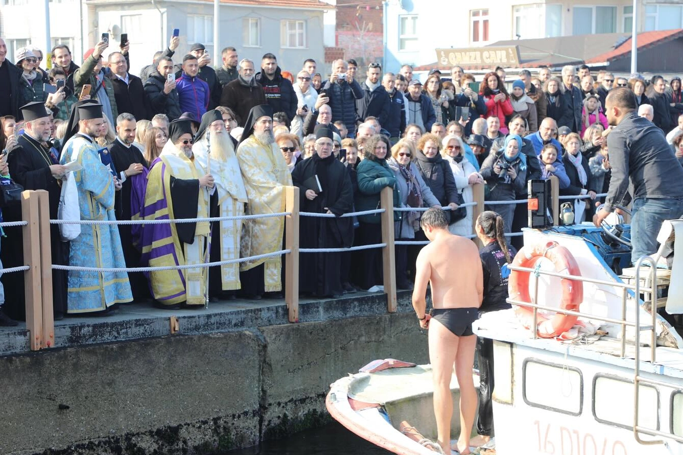 Hıristiyan inancına göre Hz. İsa’nın Ürdün Nehri’nde vaftiz edilişinin anısına