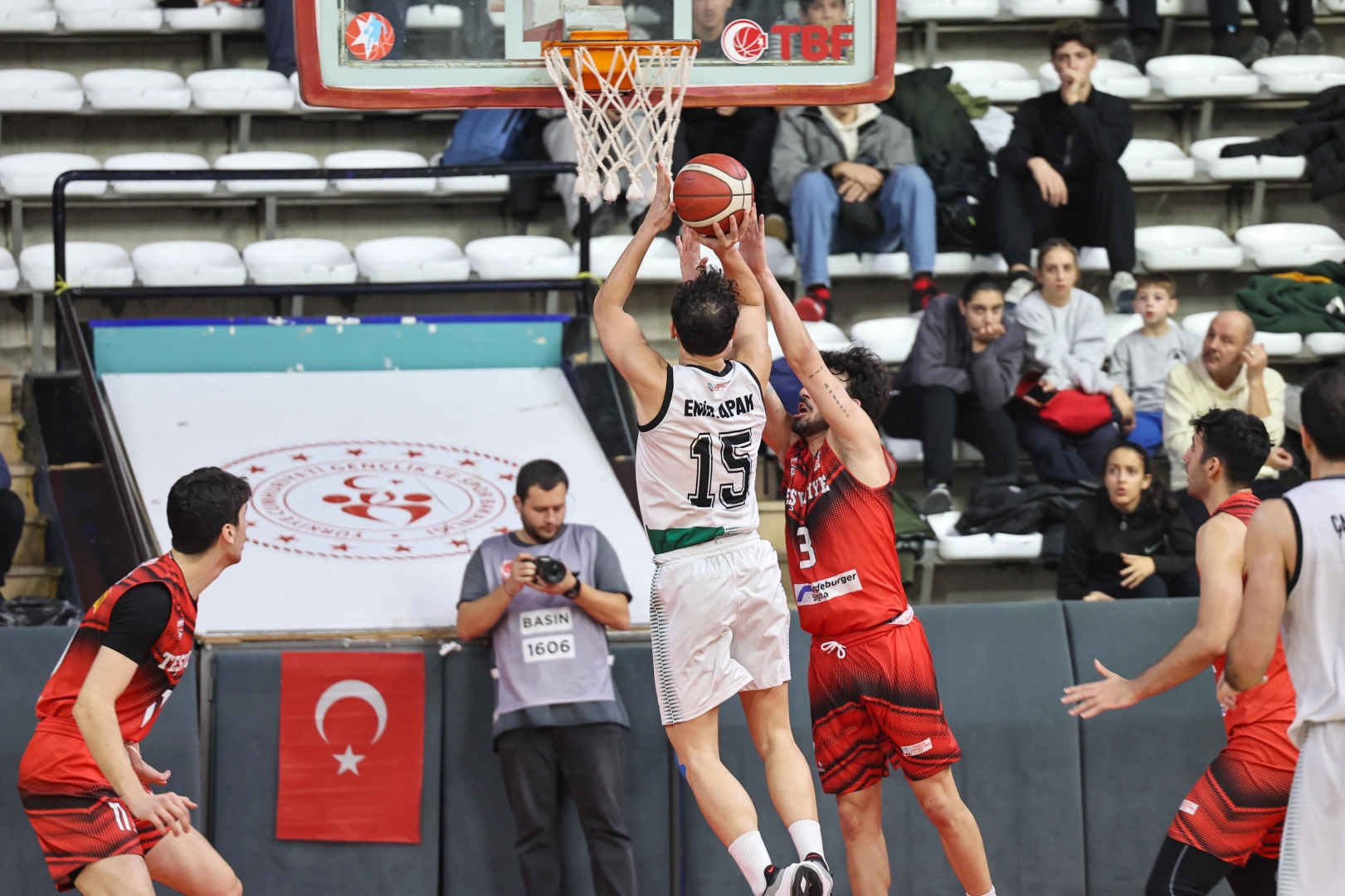 Erkekler Basketbol 2. Ligi’nde mücadele eden Büyükşehir Basketbol takımı, 12.