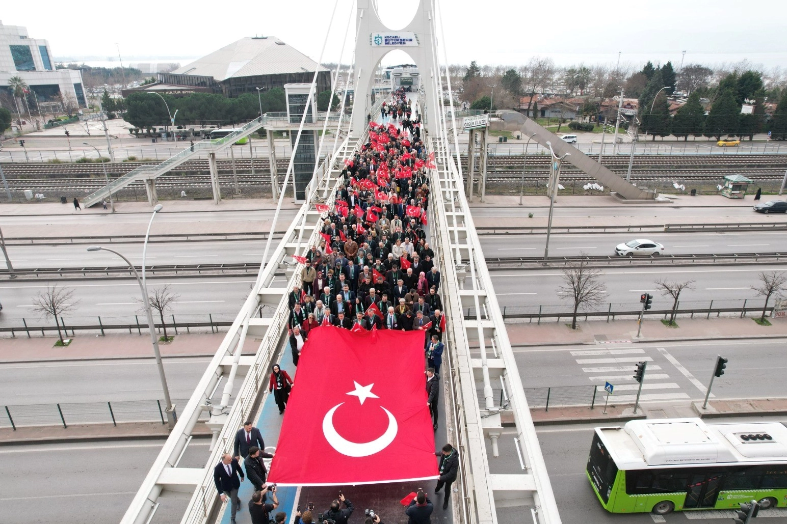 Kocaeli Büyükşehir Belediyesi ile Batı Trakya Türkleri İzmit Şubesi’nin birlikte