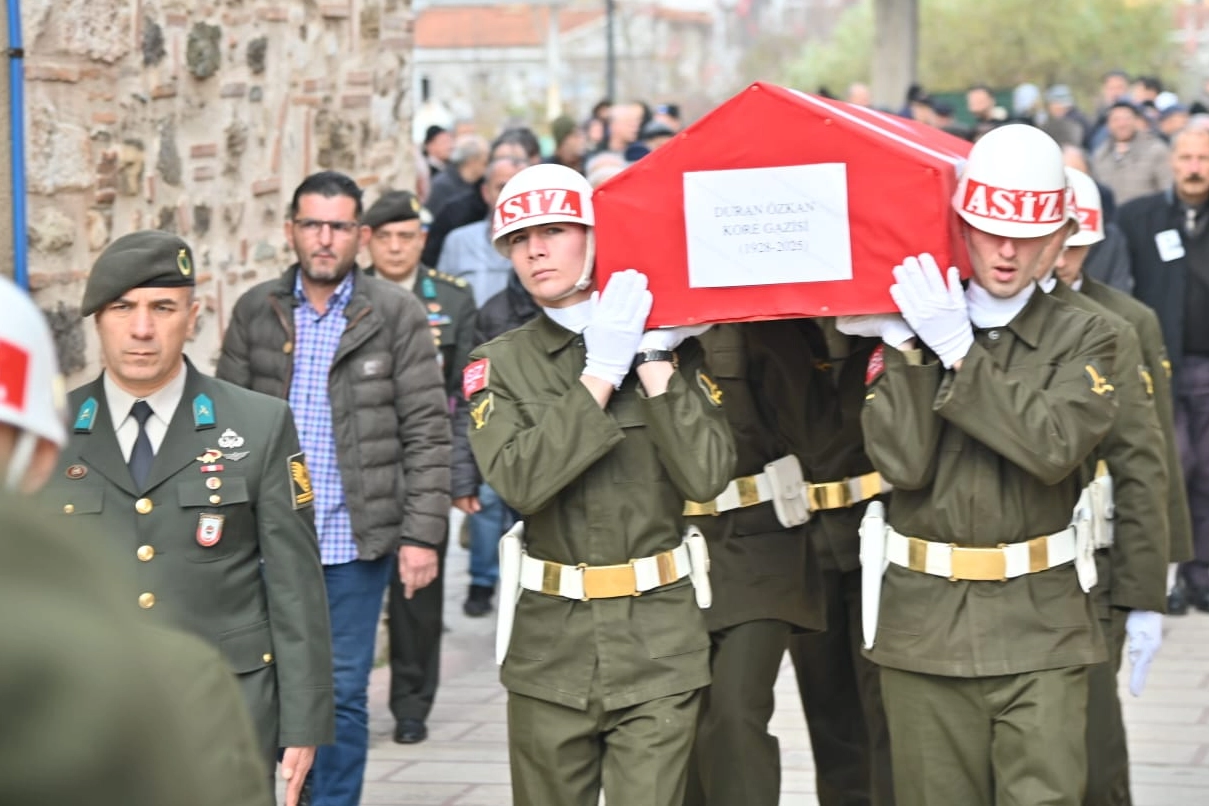 Manisa’da Kore Gazisi Duran Özhan, 97 yaşında hayatını kaybetti. Manisa’nın