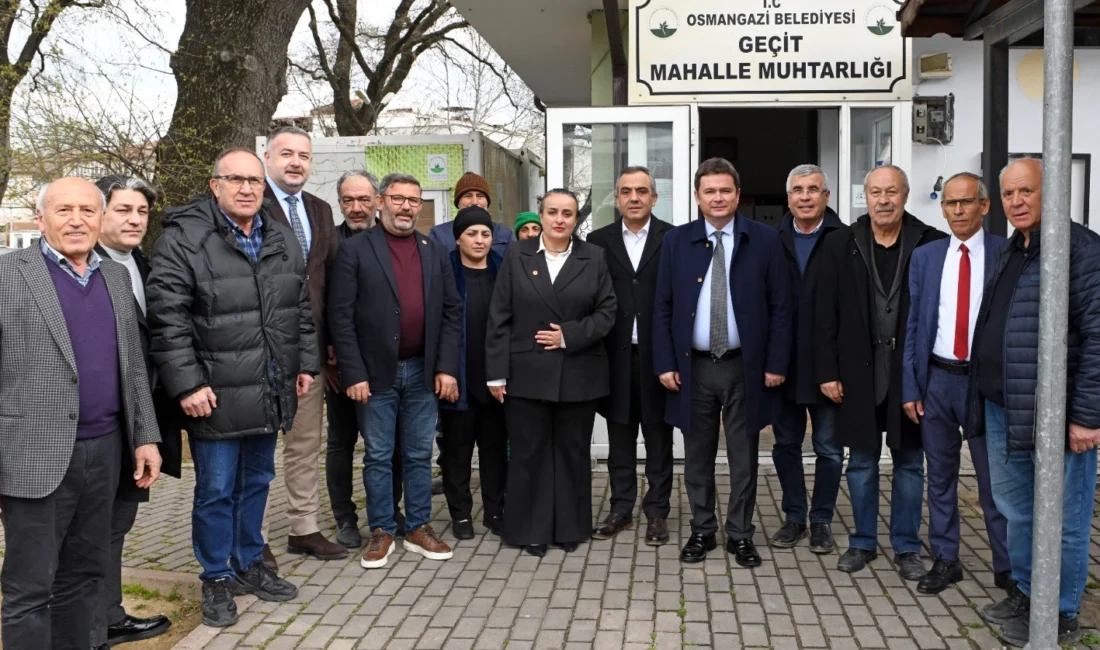 Bursa’da Osmangazi ilçesinin farklı mahallelerini ziyaret ederek vatandaşlarla buluşan Osmangazi