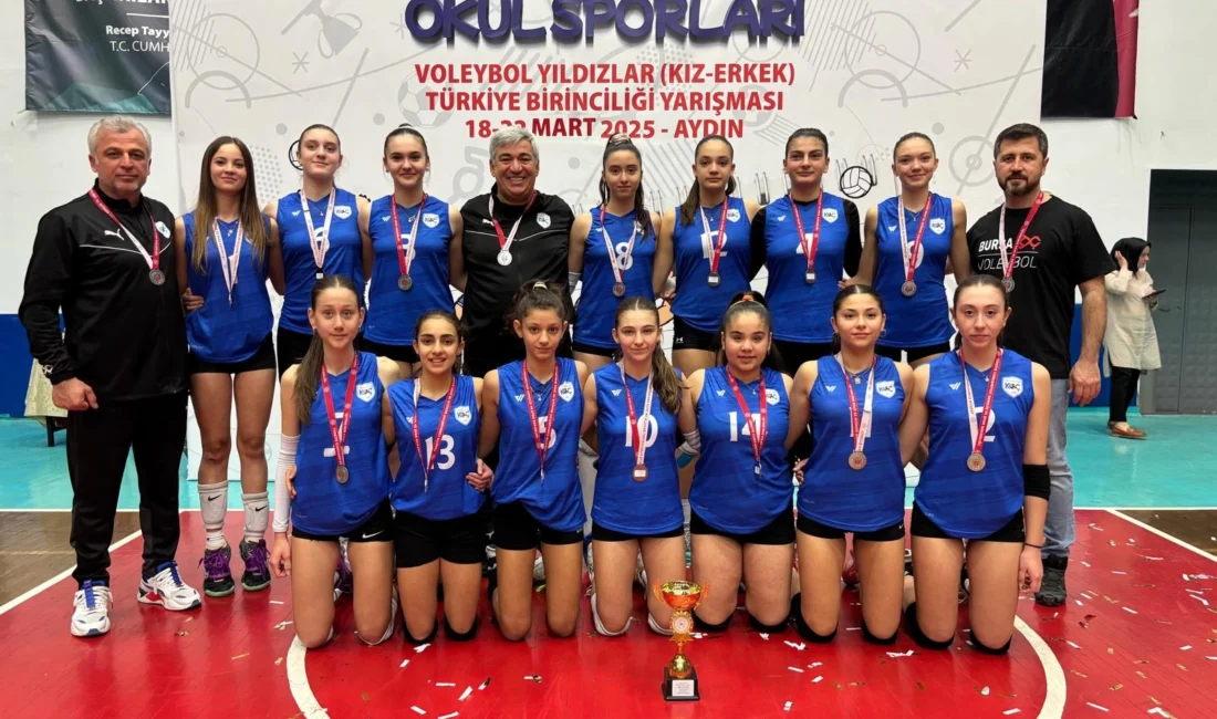 Aydın’da düzenlenen Türkiye Şampiyonası’nda Koç Ortaokulu voleybol takımı, gösterdiği üstün