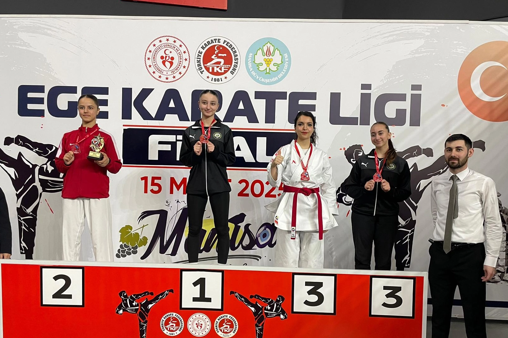 Önder Can Spor Kulübü Antrenörü Meltem Şahin, Manisa’da düzenlenen İller Arası